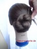 Arbeitsschritt-13-Langhaar-Hochsteckfrisur-Tutorial-Anleitung-Erlaeuterung-Fixieren-mit-Haarklammer Hochsteckfrisuren Anleitung mit Bildern zum selbermachen: Twist Frisur mit zwei Strähnen Langhaarfrisuren einfach Schritt für Schritt nachmachen