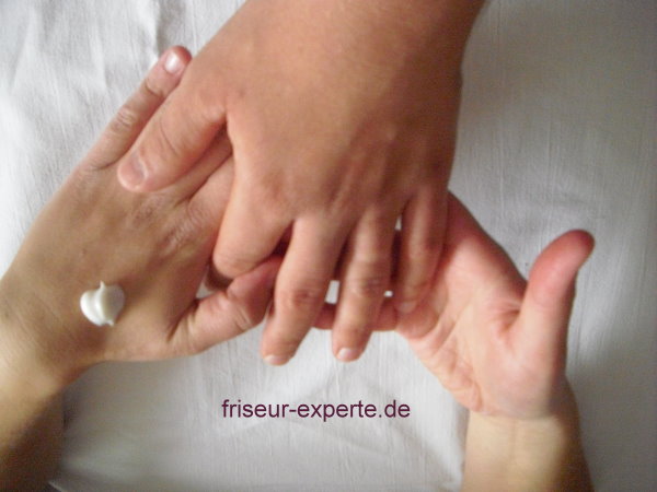  Handmassage Anleitung mit Bildern: Beschreibung einer Handmassage für das Friseurhandwerk (Tutorial)