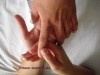 schritt-2-hand-massage-anleitung-mit-bild  Handmassage Anleitung mit Bildern: Beschreibung einer Handmassage für das Friseurhandwerk (Tutorial)
