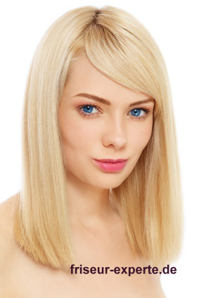 blonder herausgewachsener Longbob seitlicher Pony blonder (herausgewachsener) Longbob mit seitlichem Pony – frech und sexy